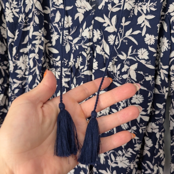 NWT Old Navy Blue and White Floral Blouse Peasant Style Tiered Flowy Boho Small - Picture 5 of 10